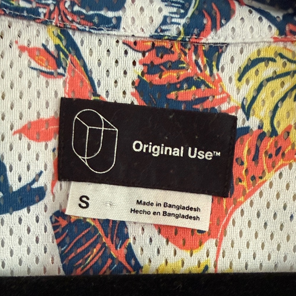 mesh printed button down - Picture 2 of 5